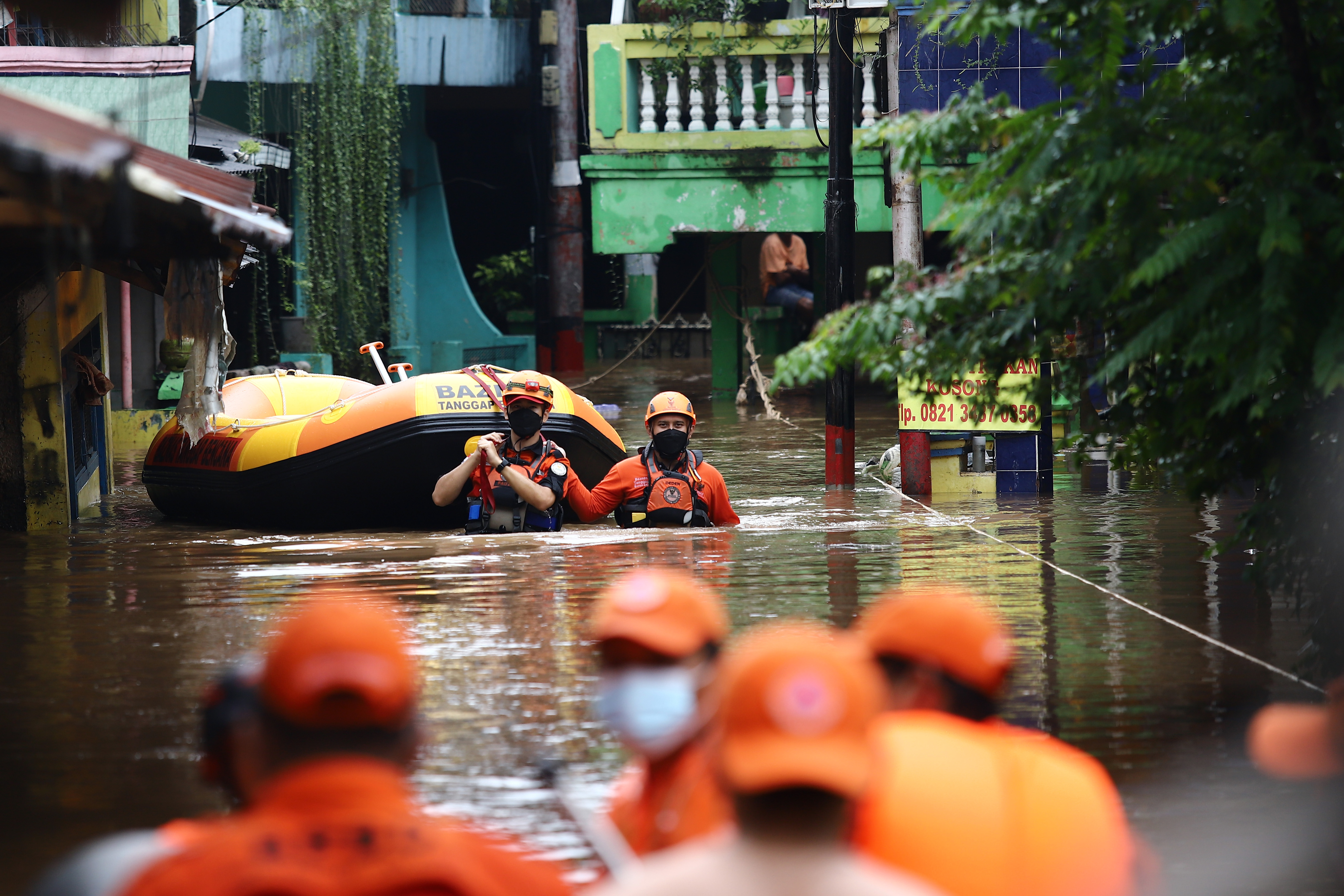 Flood saving with boat