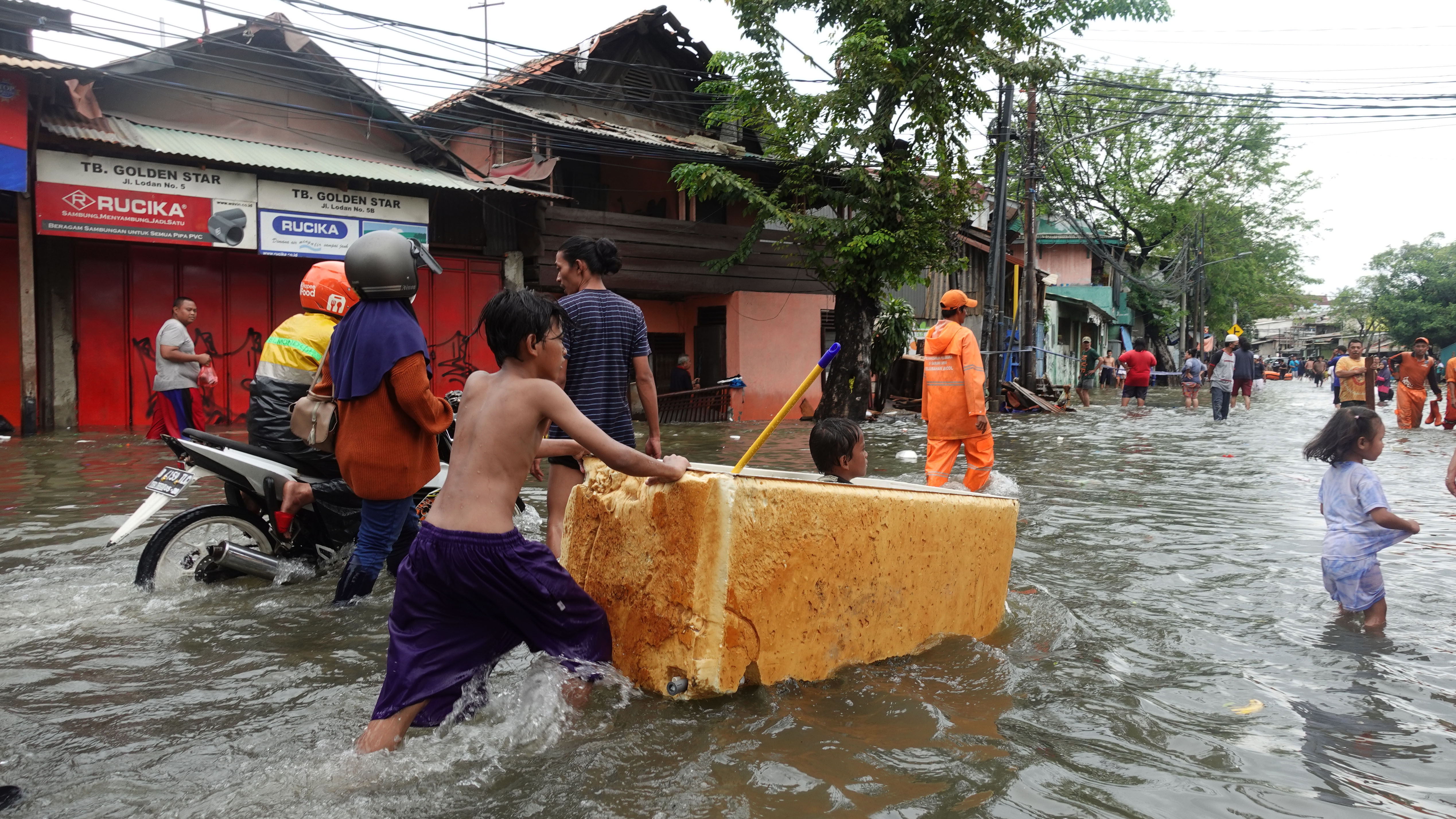 flooding city due to sinking