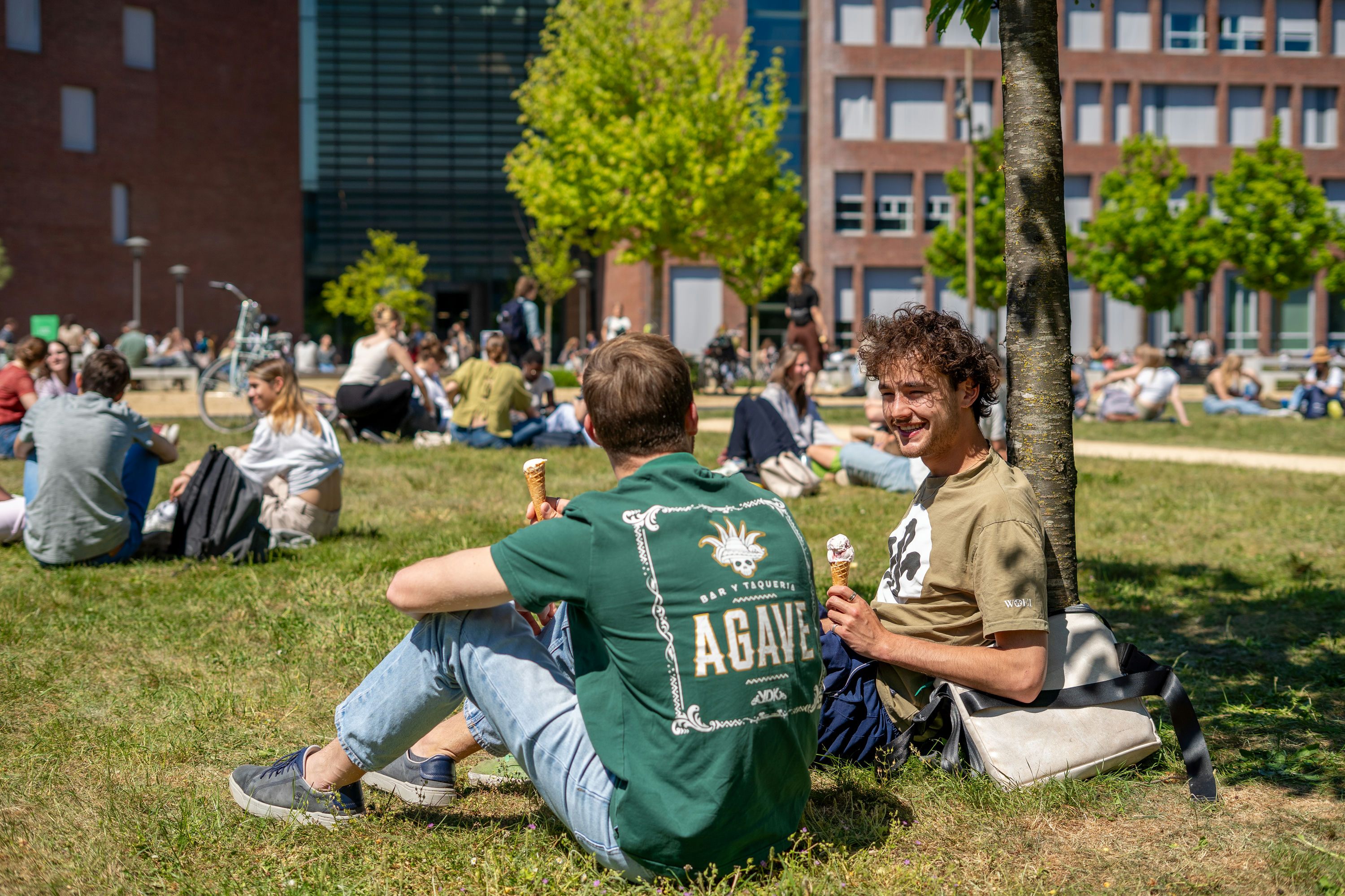 Students with ice cream