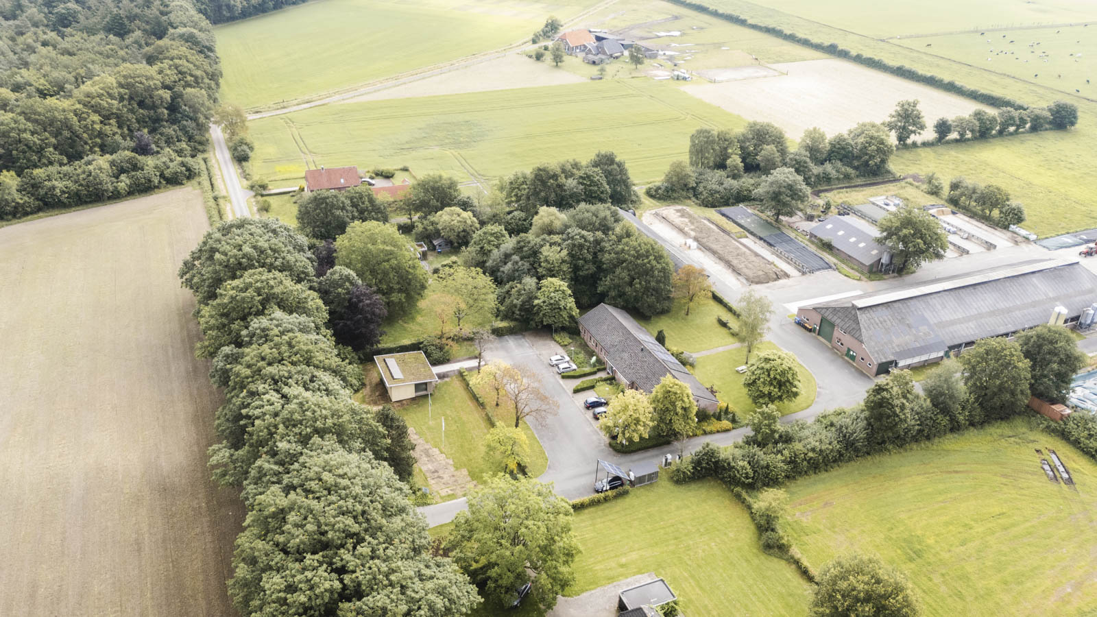 Bovenuitzicht van boederij