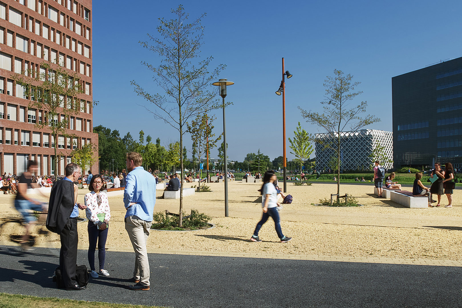 an image of people walking on the campus in Wageningen