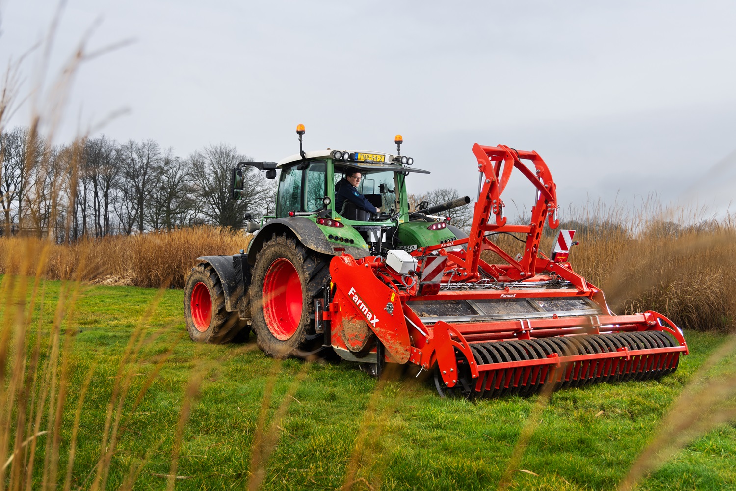 Landbouwmachine met AI kastje