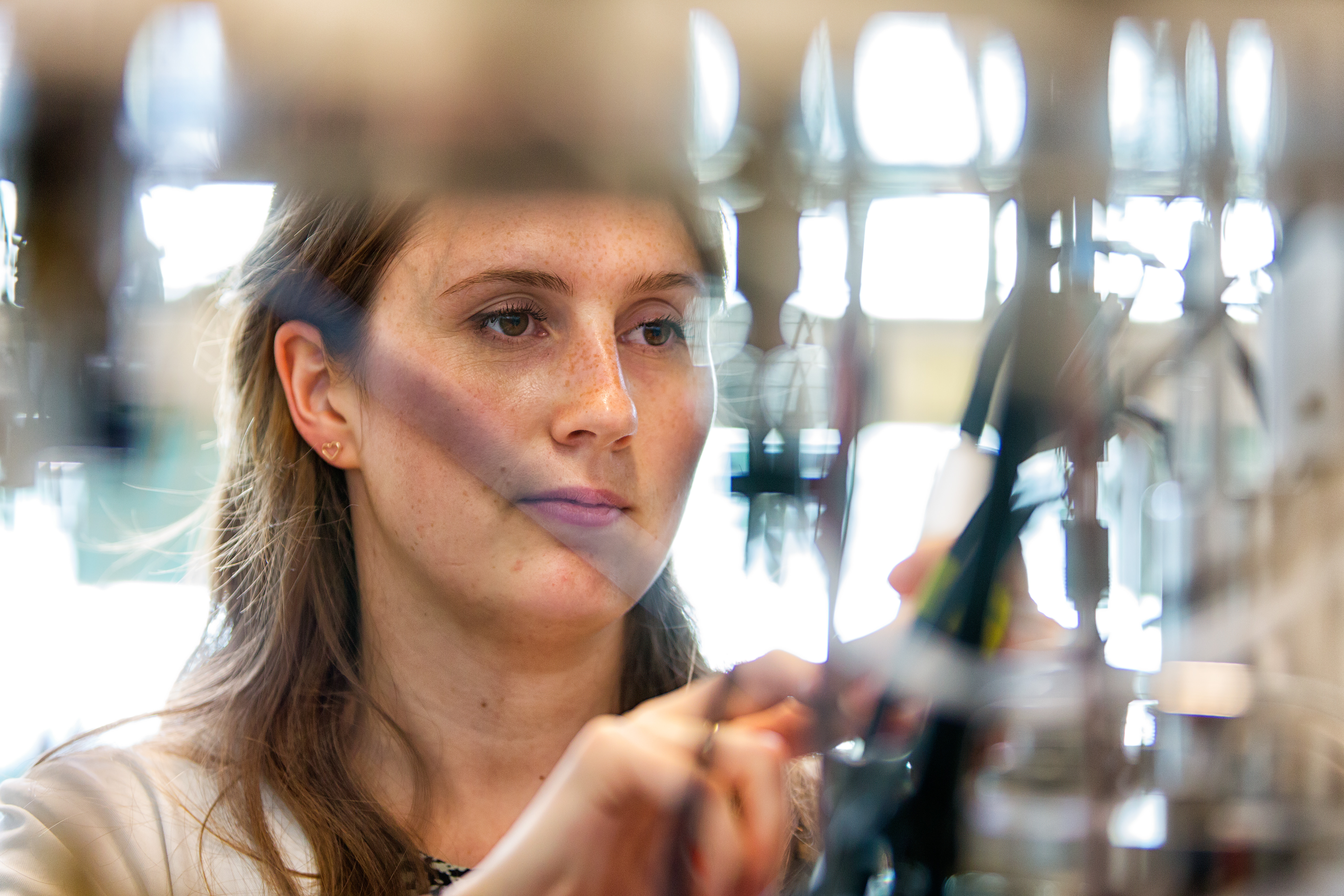 Wetenschapper werkt in een lab