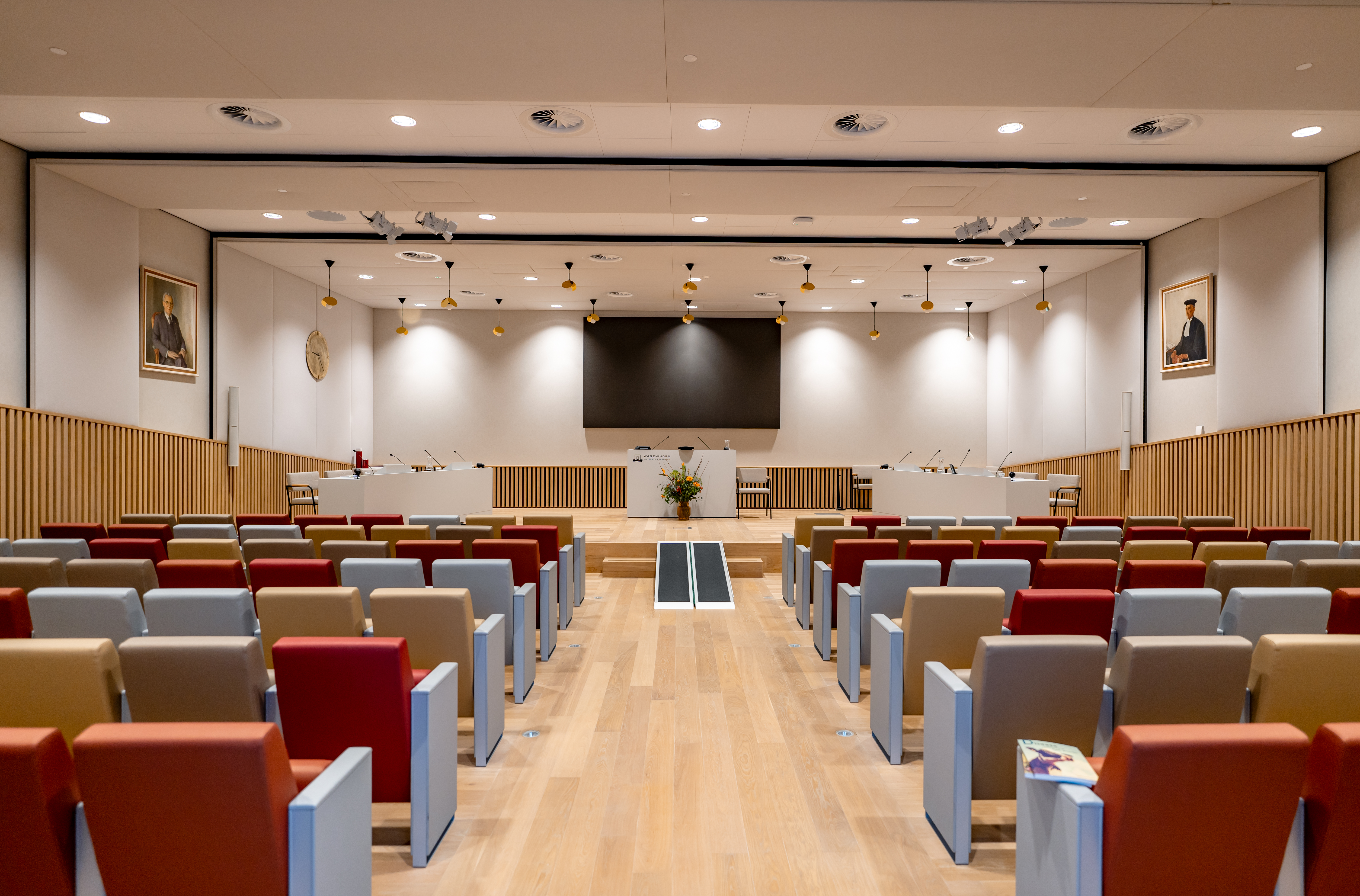 Podium auditorium Omnia gebouw Wageningen University & Research