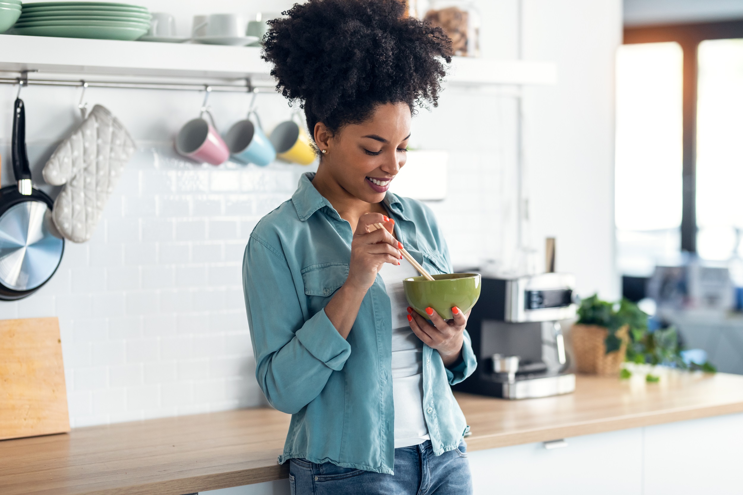 Women eating noodles