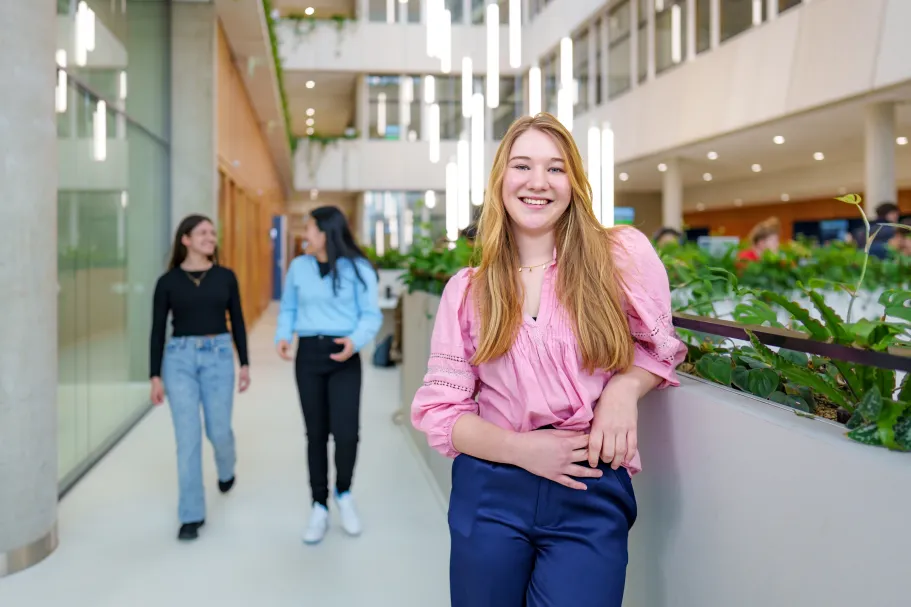 Foto van Jantien, student Bachelor Economie en Beleid in Aurora Building