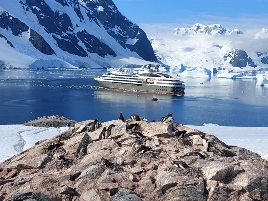 Tackling the Tourism Syndrome: Governing Tourism and Environmental Transformations