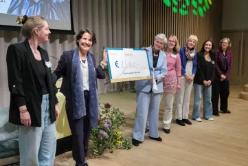 Handing over of cheque for Storm-van der Chijs Fund - 22 April 2026